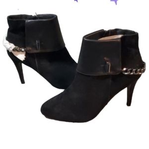 New mark 10 heeled Boots, genuine suede